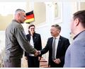 Bild: Matthias Balk/Bildarchiv Bayerischer Landtag
Besuch im Rathaus von Kiew (von links): Vitali Klitschko, Bürgermeister von Kiew, Ilse Aigner, Präsidentin des Bayerischen Landtags und Tobias Reiß (CSU), Vizepräsident des Bayerischen Landtags.