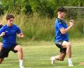 Bild: Büttner
Kräftigungsübungen gehören auch dazu - unter dem strengen Blick von Trainer Michael Riester (rechts) starteten die Spieler der SpVgg SV Weiden am Montagabend in die Saisonvorbereitung.