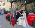 Bild: jua
Ein Autokorso, angeführt vom Brautpaar Verena Bähnk und Andreas Müller im roten Ford-Mustang-Cabrio, führte zur Traumhochzeit auf Schloss Guteneck.