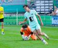 Bild: ref
Ammerthals Jan-Luis Knisch kommt zu spät. Ambergs Keeper Vislan Lalayev hat den Ball in dieser Szene sicher.