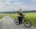 Bild: Sabrina Busch/exb
Eines der großen Hobbys der neuen Tourismus-Chefin Sabrina Busch ist das E-Bike-Fahren. Hier ist sie mit ihrem Pedelec bei einem Ausflug zur Großen Kappl bei Waldsassen zu sehen.