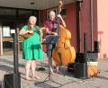 Bild: pi
Jana Vĕžníková und Johann Wagner nehmen das Publikum auf eine musikalische Weltreise mit.