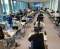 Bild: thn
Die Räume der neuen Schule ermöglichen, dass aus sechs Unterrichtsräumen zwei große Säle werden, in denen die Abschlussprüfungen geschrieben werden.