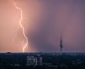 Symbolbild: Julian Stratenschulte/dpa
Für weite Teile der Oberpfalz hat der Deutsche Wetterdienst eine Unwetterwarnung herausgegeben.