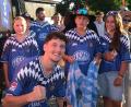 Bild: Hirsch
Die Fans waren in den Trikots des "Tream-Teams" gekommen und standen Schlange für ein Foto mit dem Star-Rapper Timo Grabinger (vorne).