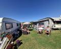 Bild: jua
Auf dem neuen Campingplatz in Perschen haben es sich die Gäste gemütlich gemach . , so auch die Familie Zahn, die sich auch auf dem "alten" Platz jahrzehntelang gerne aufgehalten hatte.