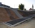 Bild: bnr
Der Ausbau des Naabweges steht kurz vor der Fertigstellung. Die Rampe und die Abkürzungstreppe, beim Feuerwehrhaus gehören zu den letzten Maßnahmen.