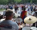 Bild: Kunz
Rund Tausend Menschen feiern bei sengender Hitze mit der Band "RockConnection".