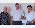 Bild: Gemeinde Schmidgaden
Die Gemeinde Schmidgaden hat eine Spende von 5000 Euro von der „Karl- und Margaretha-Röhl-Stiftung“ für die Kinder- und Jugendarbeit erhalten.