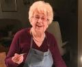 Bild: Irmgard Claußen
Hanna Kosse in ihrem Element: Am 11. Juli präsentiert die Künstlerin eine Reihe ihrer Aquarelle in den Räumen des CZA. Der Erlös des Abends geht an einen guten Zweck.