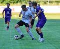 Bild: Dieter Jäschke
Torjäger Nico Argauer (am Ball, gegen Kareths Emil Simon) und der SC Luhe-Wildenau zogen gegen den TSV Kareth-Lappersdorf den Kürzeren.