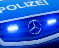 Symbolbild: Jens Büttner/dpa
Ein E-Scooter-Fahrer in Schwarzenfeld wurde ohne Versicherung und mit einem verbotenen Messer erwischt. Die Polizei ermittelt.