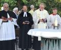 Bild: mma
Am Altar auf dem Mariahilfberg in Amberg standen Carsten Jakimovicz, Stefan Fischer, Pater Kolanowski und ein Ministrant.