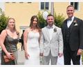 Bild: Fred Lehner
Überglücklich strahlte in Anwesenheit der beiden Zeugen das junge, sympathische Brautpaar nach der standesamtlichen Trauung.