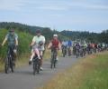 Bild: fz
Traumhaftes Wetter und gute Stimmung. 215 Radlerinnen und Radler genießen die Jubiläumstour durch den östlichen Landkreis.