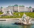 Bild: ©canadastockShutterstock.com  
Das Obere Belvedere in Wien mit seinen Wasserspielen.