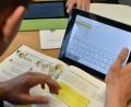 Archivbild: Carmen Jaspersen/dpa
Für die Schüler der kreiseigenen Bildungsstätten des Landkreises Amberg-Sulzbach werden digitale Leihgeräte angeschafft. Das beschloss der Kreisausschuss.