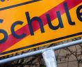 Symbolbild: Julian Stratenschulte
Ein 16-jähriger Schüler aus Schwandorf schwänzt seit September regelmäßig die Schule. Ihn erwartet eine Anzeige.