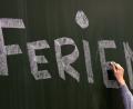 Symbolbild: Ralf Hirschberger/dpa
Die Gemeinde Altenstadt bietet ein spannendes Ferienprogramm für Kinder an. Verschiedene Vereine organisieren Aktivitäten, die von Feuerwehrbesuchen bis zu kreativen Workshops reichen.