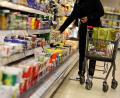 Symbolbild: Oliver Berg/dpa
Nach 20 Uhr noch mal schnell zum Supermarkt? - In Bayern weiterhin nicht möglich.