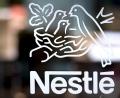 Archivbild: Laurent Gillieron/KEYSTONE/dpa
Die Behörden in Frankreich haben die Nestlé-Zentrale bei Paris durchsuchen lassen.