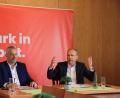 Bild: olr
DGB-Landesvorsitzender Bernhard Stiedl (rechts) und Peter Hofmann, DGB-Regionssekretär in Weiden.