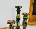 Bild: Inge P. 
Diese drei bemalten Säulen aus Holz von Künstlerin Inge P. wurden kurz vor Abbau einer Ausstellung des Oberpfälzer Kunstvereins Weiden gestohlen.