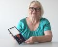 Bild: Gabi Schönberger
Ulrike Weber hat sich beim Verein Dornrose über 30 Jahre lang für Frauen und Mädchen aus Weiden und den Landkreisen Neustadt/WN und Tirschenreuth eingesetzt, denen sexualisierte Gewalt angetan wurde. Dafür ist sie nun Trägerin des Verdienstkreuzes am Bande.