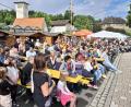 Bild: soj
Das Wetter spielt hervorragend mit: Viele Besucher kommen zum Bürgerfest nach Ebnath.