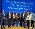 Bild: Stephan Huber
Gruppenbild nach der Nominierung mit Oberbürgermeister Michael Cerny (Dritter von links), dem Kandidaten für seine Nachfolge, Stefan Ott (Vierter von links) und dem zuvor lange Zeit als Bewerber geltenden Matthias Schöberl (Fünfter von links).