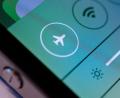 Bild: Franziska Gabbert/dpa
Flugmodus an: Mit Handy-Einstellungen kann man regeln, was und wer einen wann erreichen kann - und so für echte „Flow“-Momente sorgen.