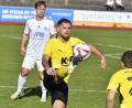 Archivbild: Hubert Ziegler
Maximilian Witzel (Mitte) steuerte einen Treffer zum 3:0-Heimsieg des FC Amberg gegen die SG Chambtal bei.