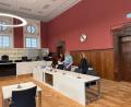 Bild: Hohlheimer
Der Angeklagte und seine Verteidigerin Selina Riemer vor Prozessbeginn am Landgericht in Amberg.