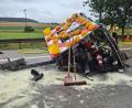 Bild: Feuerwehr Oberwildenau
Die Autobahn A93 zwischen Luhe-Wildenau und Weiden-Süd war nach einem schweren Unfall den ganzen Montagnachmittag gesperrt. Ein Lkw prallte in einen Sicherungsanhänger.