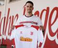 Bild: Gschlößl / SSV Jahn
Sebastian Stolze trägt künftig wieder das Trikot des SSV Jahn Regensburg.