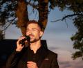 Bild: Beate Kidd
Christoph Baierl verzaubert seine Zuhörer beim Sommerkonzert in Pleystein.
