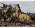 Bild: Kirwaburschen Willhof
Mit dem traditionellen Aufstellen des Kirwabaums am Samstag, 26. Juli, beginnt die Willhofer Kirwa.