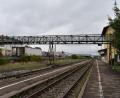 Bild: bnr
Im Rahmen der Elektrifizierung der Bahnstrecke muss die bestehende Fußgängerbrücke durch einen Neubau ersetzt werden. Jetzt liegt eine konkrete Planung vor. Die Umsetzung ist für 2027 vorgesehen.
