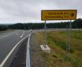 Bild: Benkhardt
Der neu ausgebaute Einmündungsbereich der Kreisstraße nach Atzmannsberg liegt nun auch offiziell auf Landkreisgebiet Tirschenreuth, während die B 299 daneben zum Landkreis Neustadt/WN gehört.