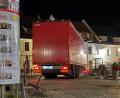 Bild: Thomas Scholz
Ein betrunkener Lkw-Fahrer blieb in der Sulzbacher Innenstadt mit seinem Sattelzug stecken.