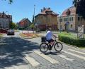 Bild: Stephan Huber
Autofahrer, Radfahrer und auch Fußgänger kommen aus allen Richtungen beim großen Amberger Kreisel zusammen. Könnte eine Umgestaltung des Kreisverkehrs am „Nabburger Torplatz" eine Verbesserung für alle Verkehrsteilnehmer bewirken? Oder sind die Planungen dafür raugeschmissenes Geld? Im Hauptausschuss wurde darüber diskutiert.