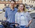 Bild: BR/Claussen+Putz Filmproduktion/Hendrik Heiden 
Fabian Hinrichs alias Hauptkommissar Felix Voss mit seiner neuen Kollegin Rosalie Thomass, die die Hauptkommissarin Emilia Rathgeber spielt.