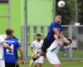 Bild: G. Büttner
Der Kopfballversuch des Weidener Stürmers Jahi Sylejmani missglückt: Die SpVgg SV Weiden verlor am Freitagabend ihr erstes Saisonheimspiel gegen den TSV Neudrossenfeld mit 0:1.