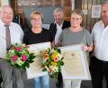 Bild: do
Brigitte Dromann (2. von links) und Sieglinde Danzer (2. von rechts) wurden zu Ehrenmitgliedern befördert. Die Ernennungsurkunden überreichten Präsident Erwin Dromann (links), 3. Vorstand Hermann Förster (Bildmitte) und 2. Vorsitzender Fritz Gradl.