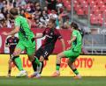 Bild: Sportfoto Zink/Daniel Marr
Artem Stepanov (Zweiter von rechts) wird auch von Gladbachs Rocco Reitz bedrängt. Der 1. FC Nürnberg verlor das letzte Testspiel gegen die Borussia am Samstag zu Hause mit 0:2.