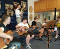 Bild: gi
Das Ensemble der Nachwuchsmusiker ließen mit der Steirischen, Gitarre und Bariton feierliche Musik erklingen.