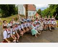 Bild: lei
Beste Stimmung herrscht bei den Kirwamoidln und Kirwaburschen.