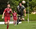 Archivbild: mhs
Ein Bild aus der vergangenen Saison: Der Grafenwöhrer Marcello Siemski beim Versuch, den Ball zu kontrollieren. Die Spieler des SV Grafenwöhr verloren das Saisonauftaktspiel in Kulmain und stehen im Heimspiel gegen den FC Tremmersdorf bereits unter einem gewissen Druck.