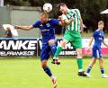 Bild: war
Noah Scheler (links) spielt eine wichtige Rolle im Aufbauspiel des SV Etzenricht. Im letzten Heimspiel gegen Bad Abbach hatte er im Regenspiel einen schweren Stand.