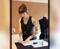 Bild: Putz
Christina Putz bei der Arbeit für ihre nachhaltig konzipierten Kreationen.
